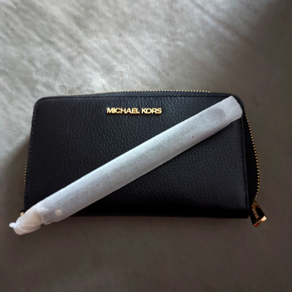 Michael Kors Wallet w/Detachable Strap